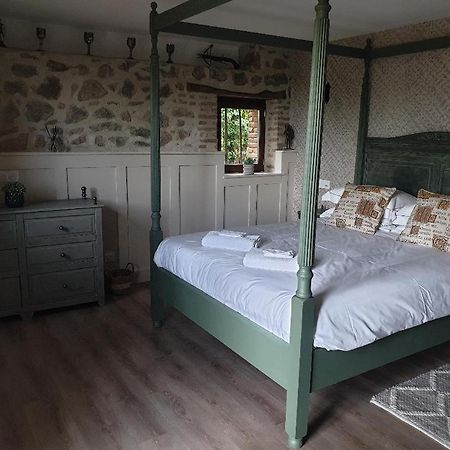 La Maison Ronde Bed & Breakfast Saint-Quentin-sur-Charente Ngoại thất bức ảnh