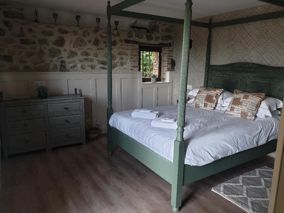 La Maison Ronde Bed & Breakfast Saint-Quentin-sur-Charente Ngoại thất bức ảnh